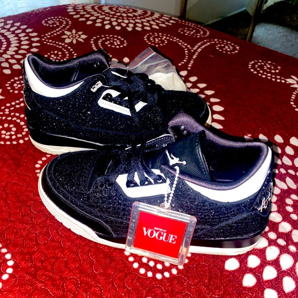 ANNA WINTOUR'S VOGUE X MIKE AIR JORDAN I "AWOK"